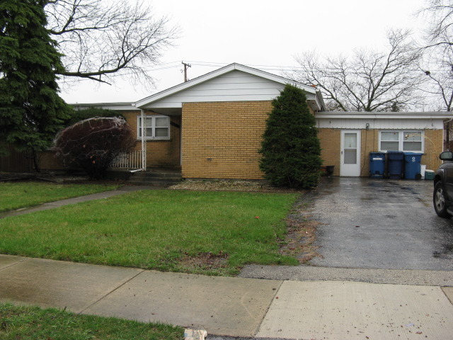 7923 82nd Street Bridgeview, IL 60455 - Photo 1 of 18