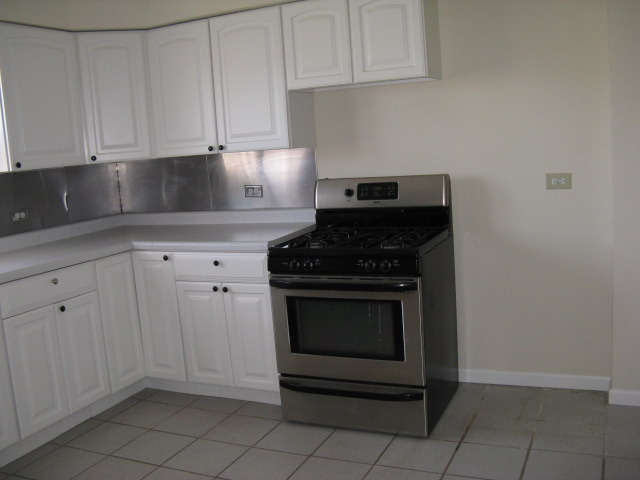 7923 82nd Street Bridgeview, IL 60455 - Photo 6 of 18