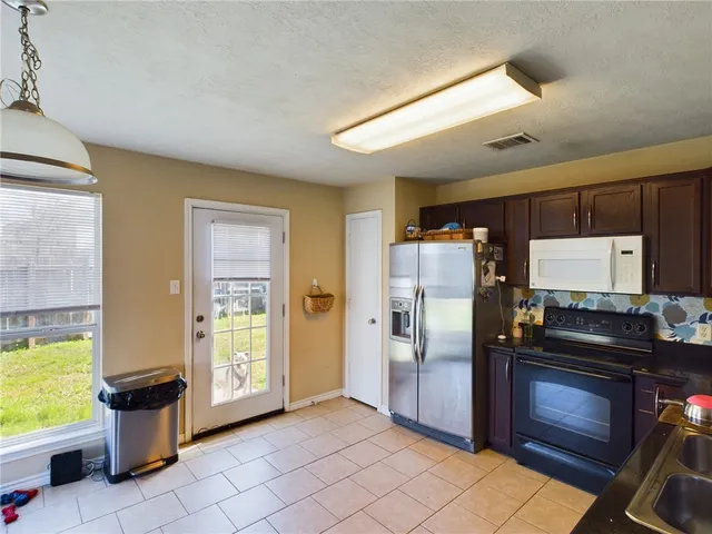 $2,200 | 4004 Southern Trace Court, College Station, TX 77845