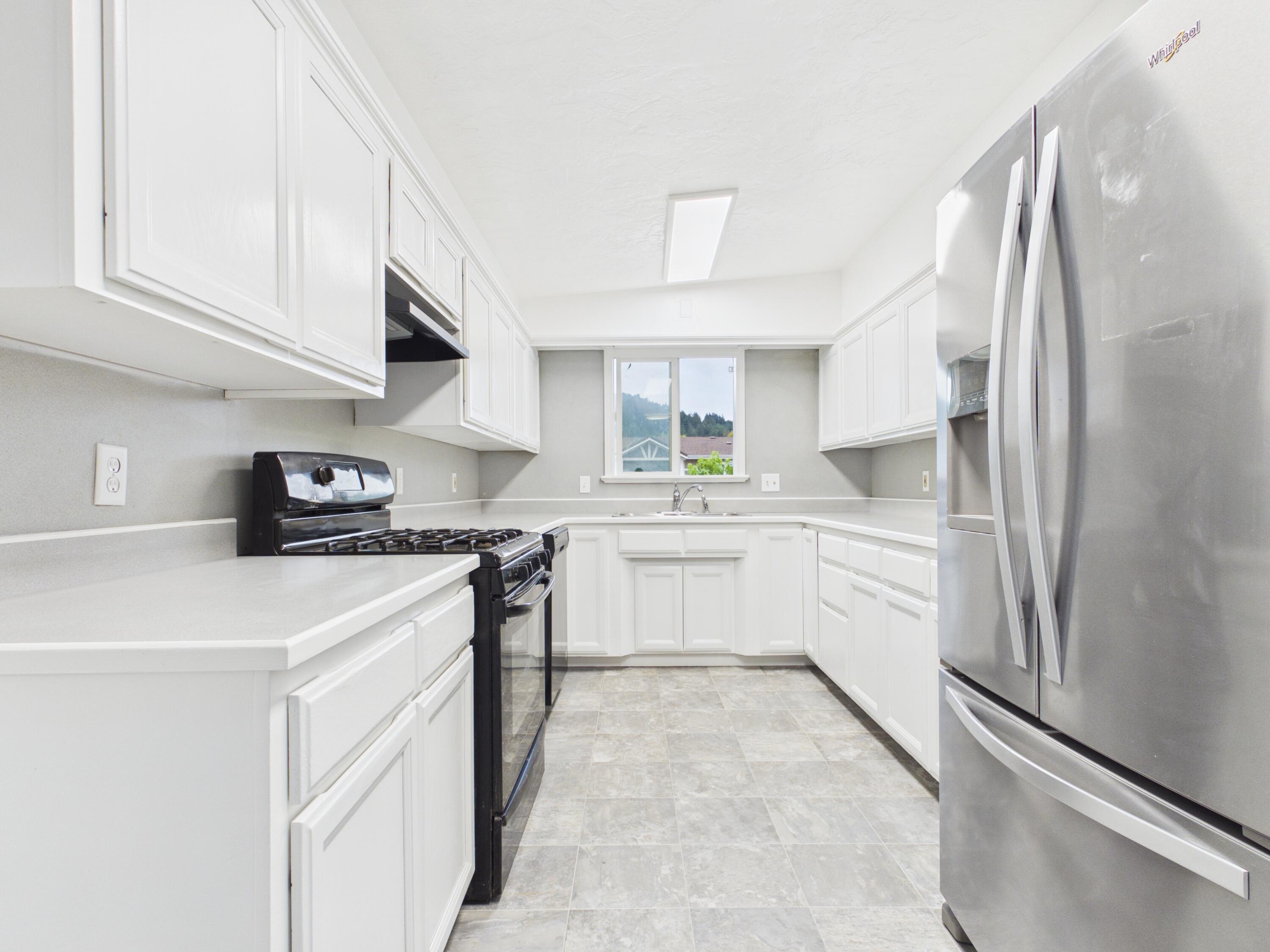 680 Gunnerson Lane Rio Dell, CA 95562 - Photo 8 of 45 Gallery Image 8