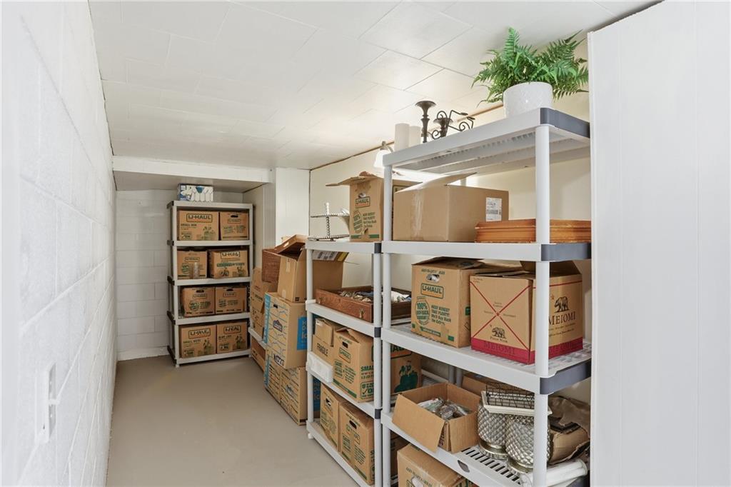 555 Allgood Road Northeast Marietta, GA 30060 - Photo 22 of 32 walk in closet