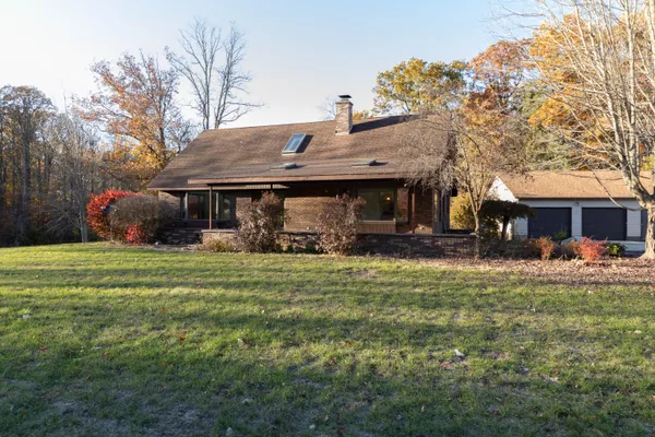 $450,000 | 3733 South Brenlor Drive, Hesperia, MI 49421