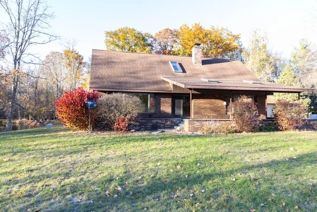 $499,000 | 3733 South Brenlor Drive, Hesperia, MI 49421