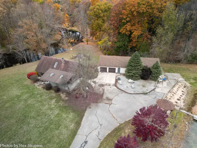 $499,000 | 3733 South Brenlor Drive, Hesperia, MI 49421