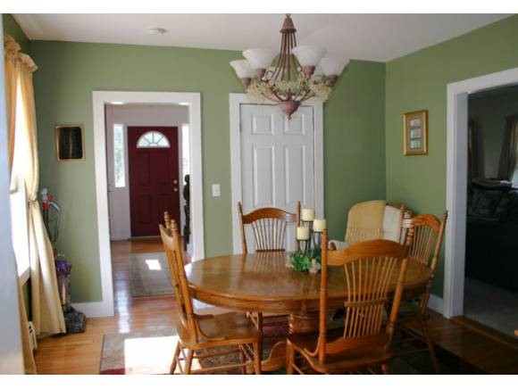 221 Union Street Springfield, VT 05156 - Photo 10 of 24