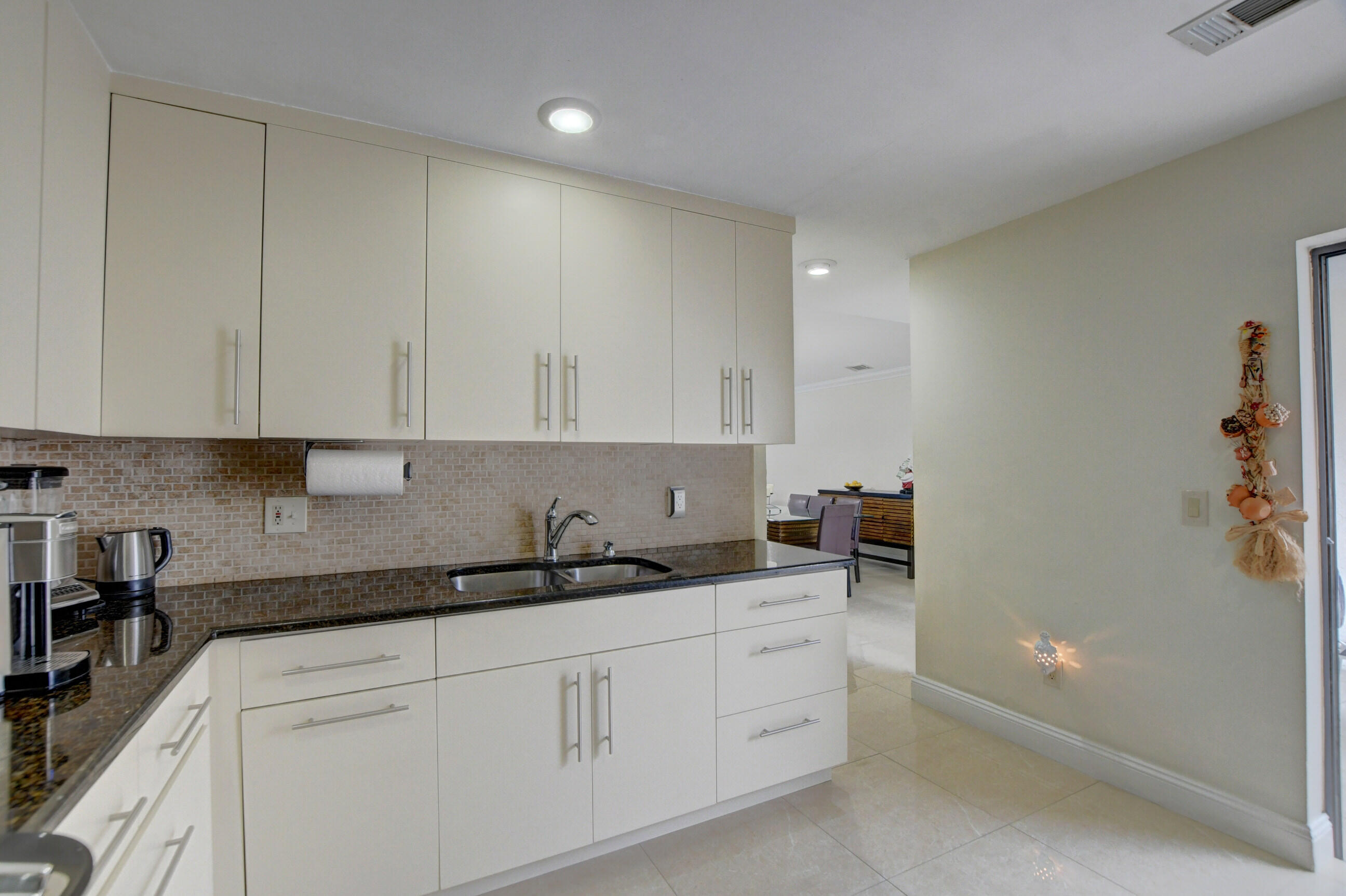 9103 Southwest 20th Street, Unit D Boca Raton, FL 33428 - Photo 16 of 53 31_ebf_2121_2_3_4_5