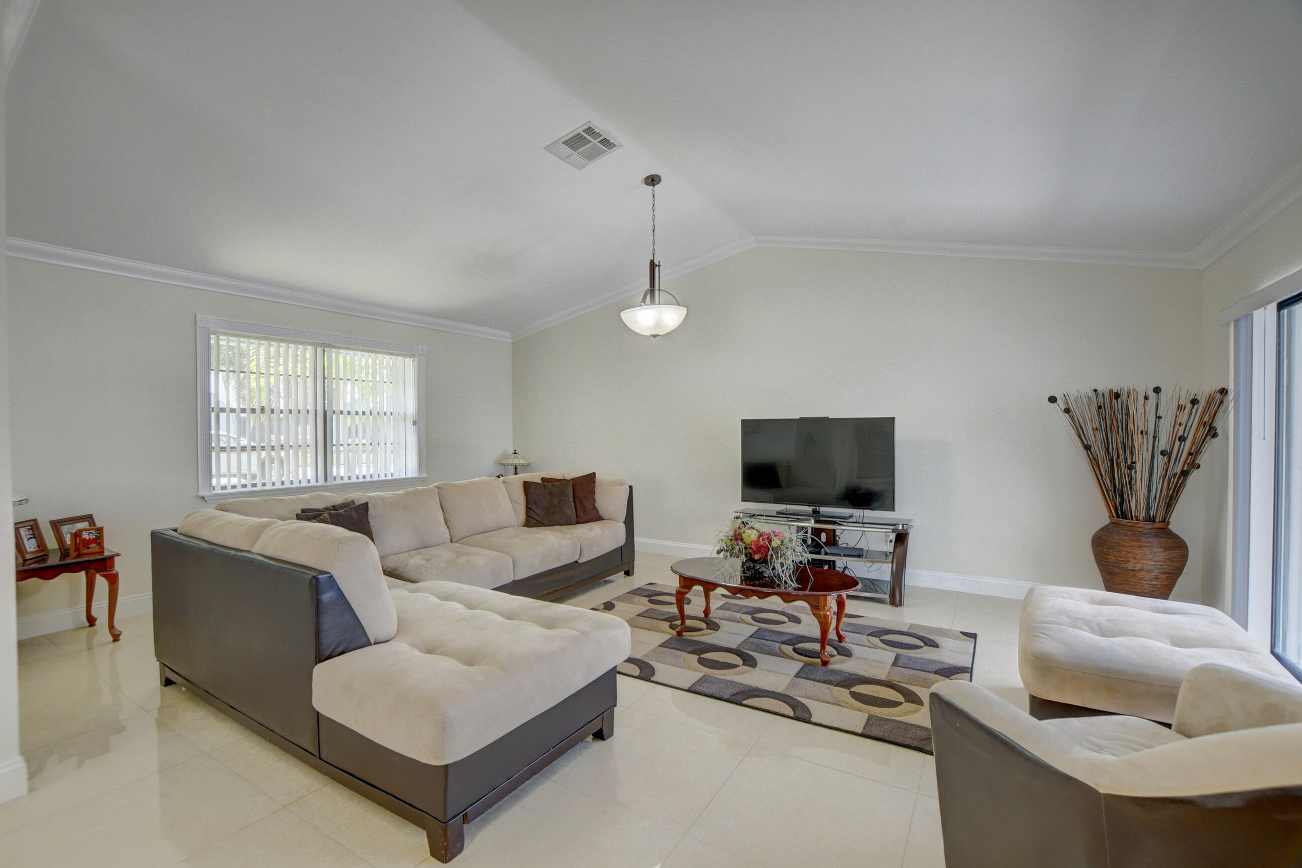 9103 Southwest 20th Street, Unit D Boca Raton, FL 33428 - Photo 8 of 53 23_ebf_2081_2_3_4_5