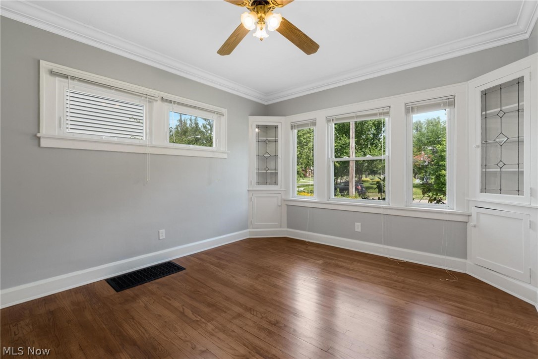 1892 South Compton Road Cleveland, OH 44118 - Photo 19 of 35