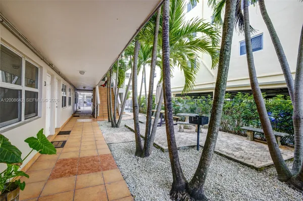 $1,750 | 1740 Funston Street, Unit 3, Hollywood, FL 33020