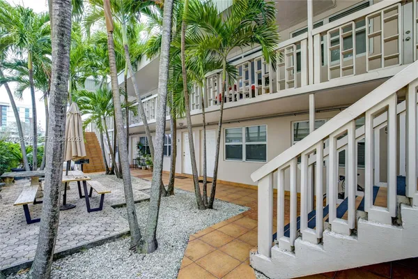 $1,750 | 1740 Funston Street, Unit 3, Hollywood, FL 33020