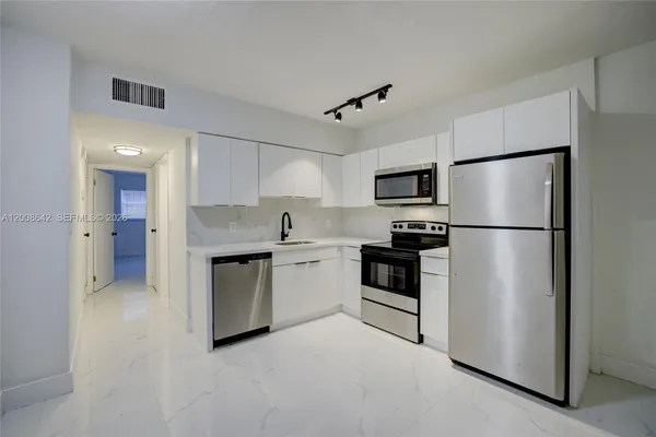 $1,750 | 1740 Funston Street, Unit 3, Hollywood, FL 33020