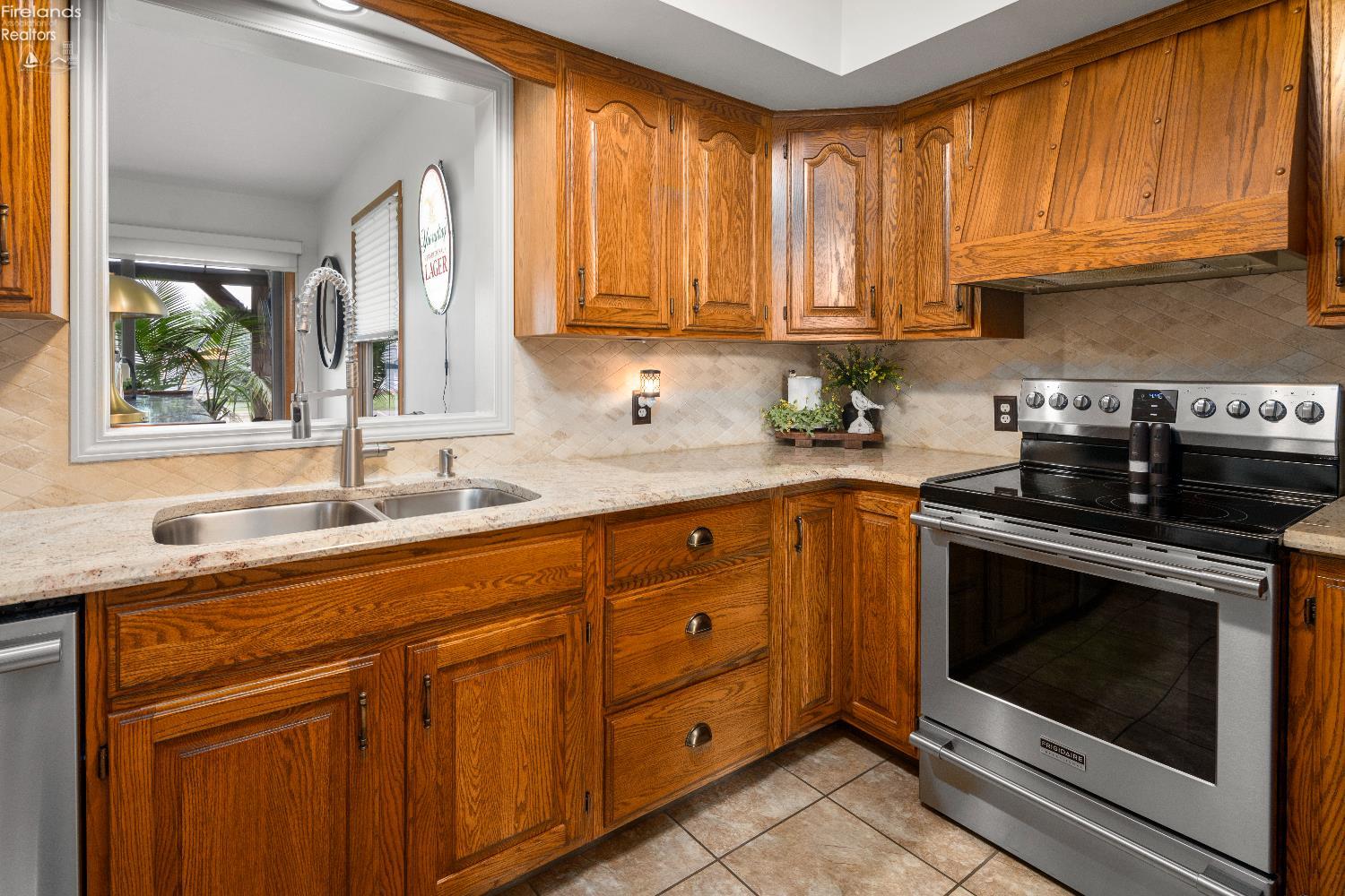 655 South Tiffin Road Port Clinton, OH 43452 - Photo 12 of 44 Gallery Image 12