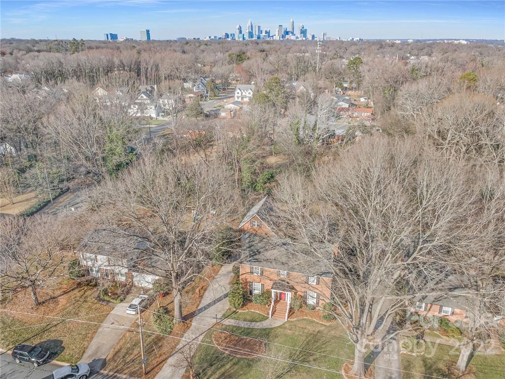 1520 Paddock Circle Charlotte, NC 28209 - Photo 35 of 39 a view of outdoor space and mountain view