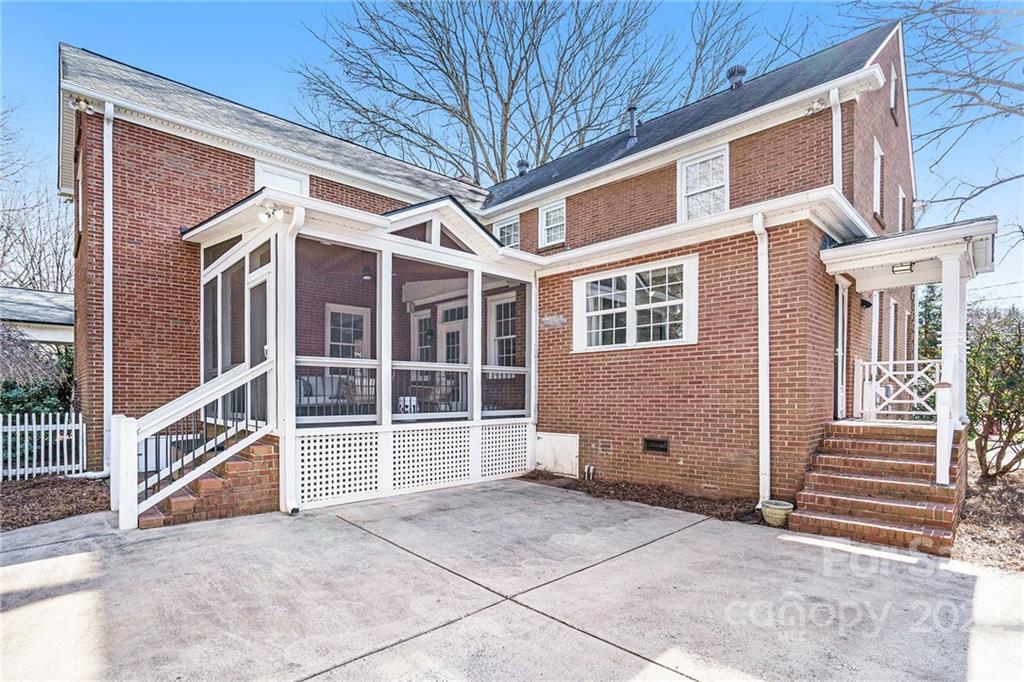 1520 Paddock Circle Charlotte, NC 28209 - Photo 5 of 39 a view of a house with a large window