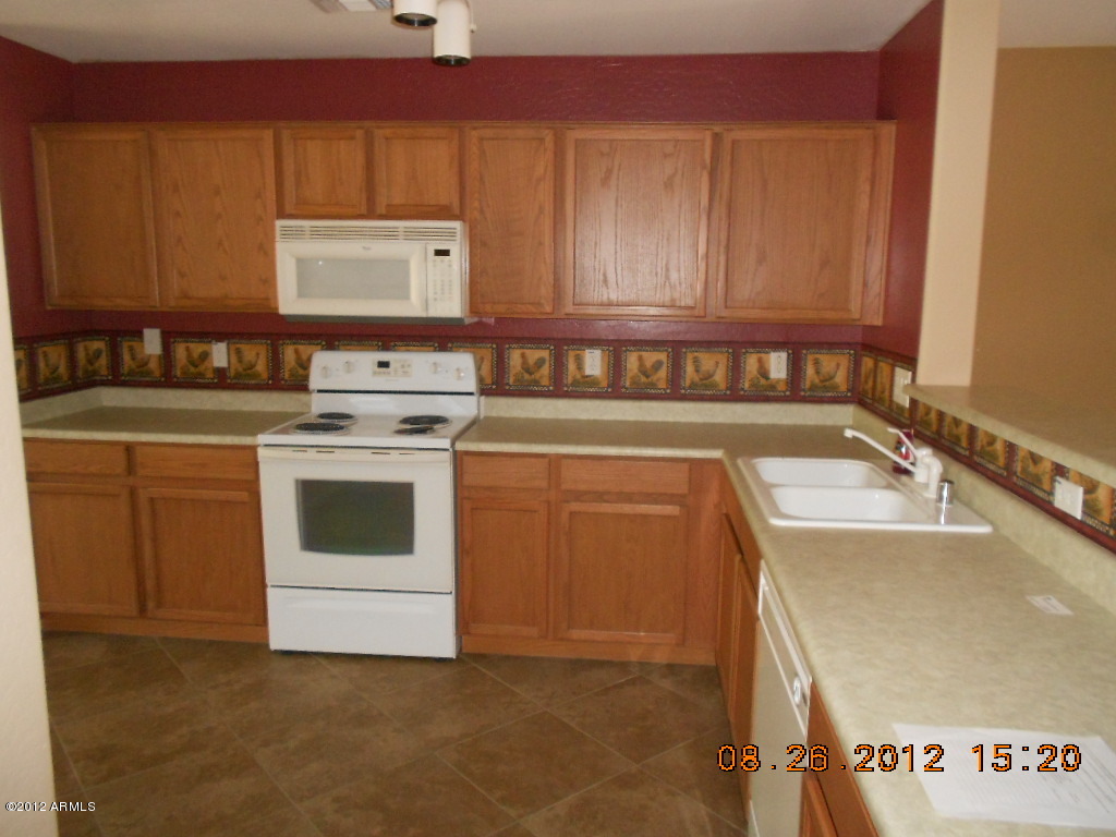 17731 West Calavar Road Surprise, AZ 85388 - Photo 3 of 10 DSCN6030