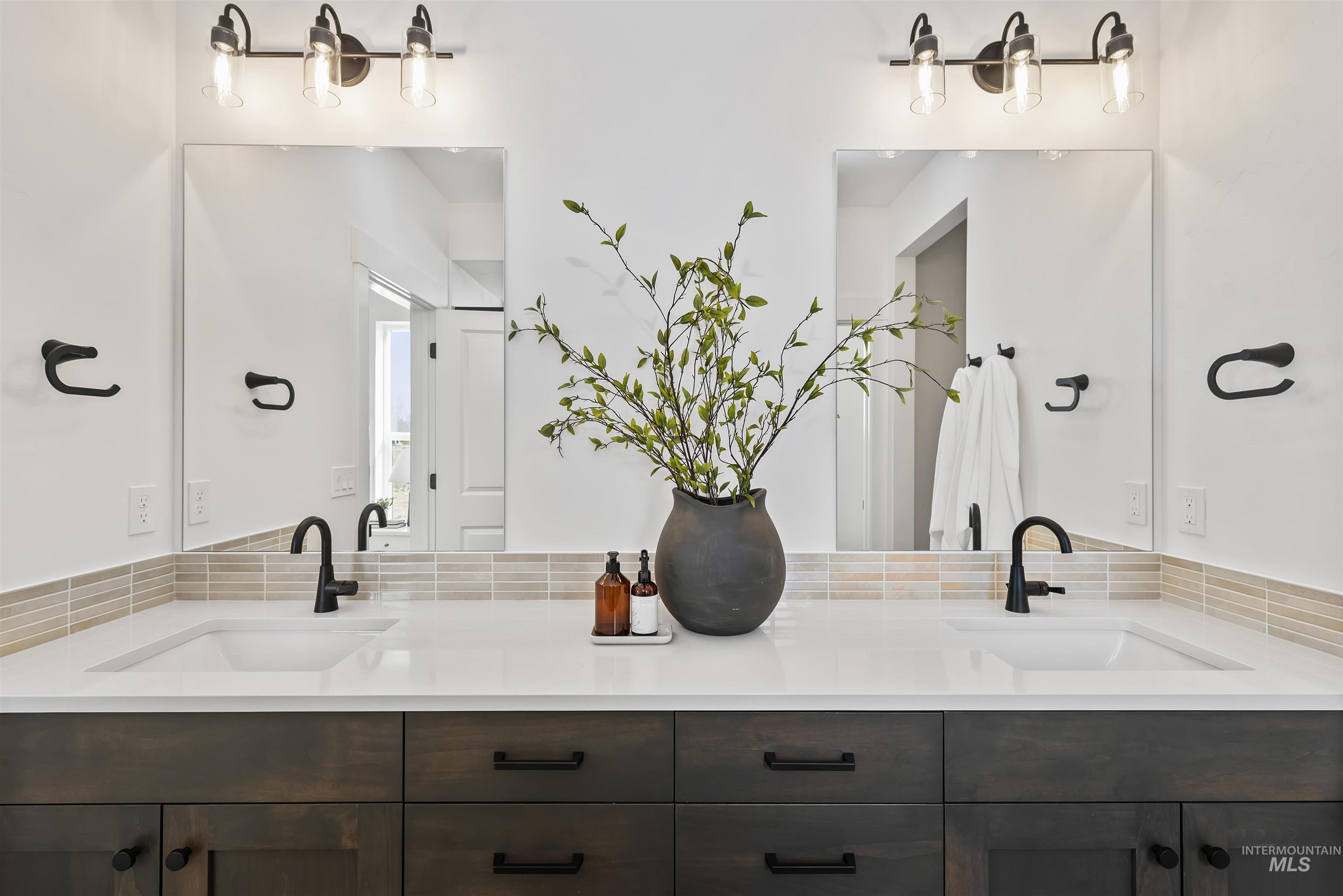 749 South Calhoun Lane Star, ID 83669 - Photo 24 of 34 Full bath featuring double vanity