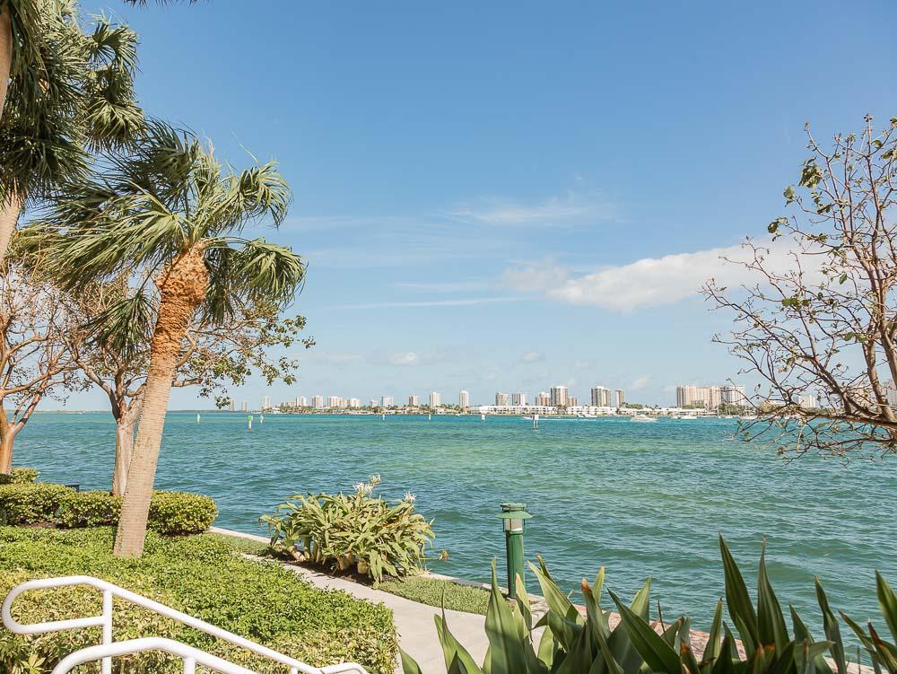 2640 Lake Shore Drive, Unit 115 Riviera Beach, FL 33404 - Photo 4 of 18 091A9556