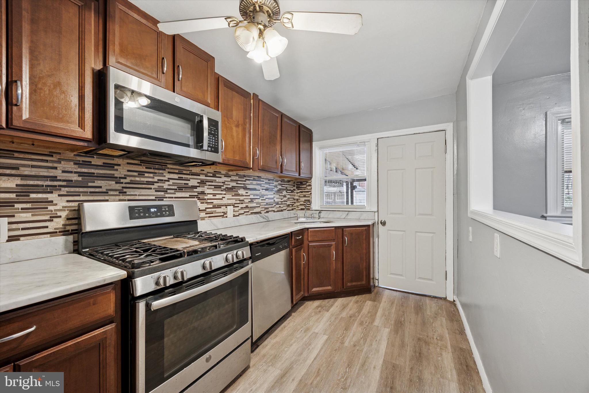 3951 Stratford Road Drexel Hill, PA 19026 - Photo 9 of 17 Kitchen - Back Door