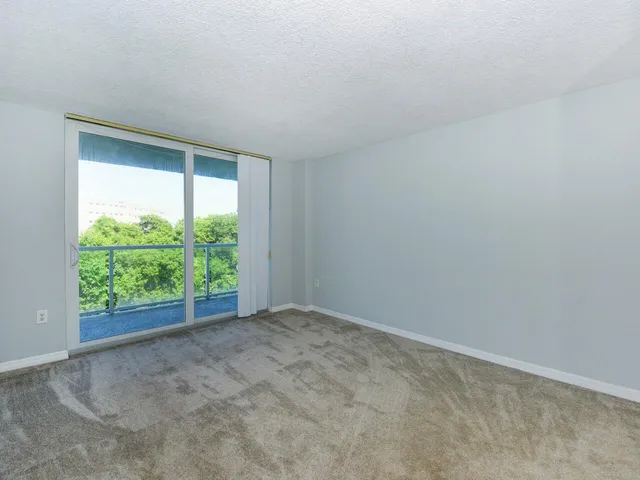 $3,200 | 2560 South Ocean Boulevard, Unit 406, Palm Beach, FL 33480