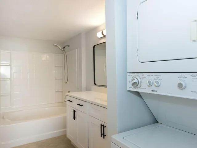 $3,200 | 2560 South Ocean Boulevard, Unit 406, Palm Beach, FL 33480