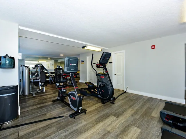 $3,200 | 2560 South Ocean Boulevard, Unit 406, Palm Beach, FL 33480