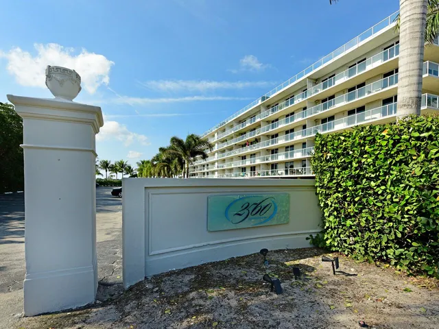 $3,200 | 2560 South Ocean Boulevard, Unit 406, Palm Beach, FL 33480