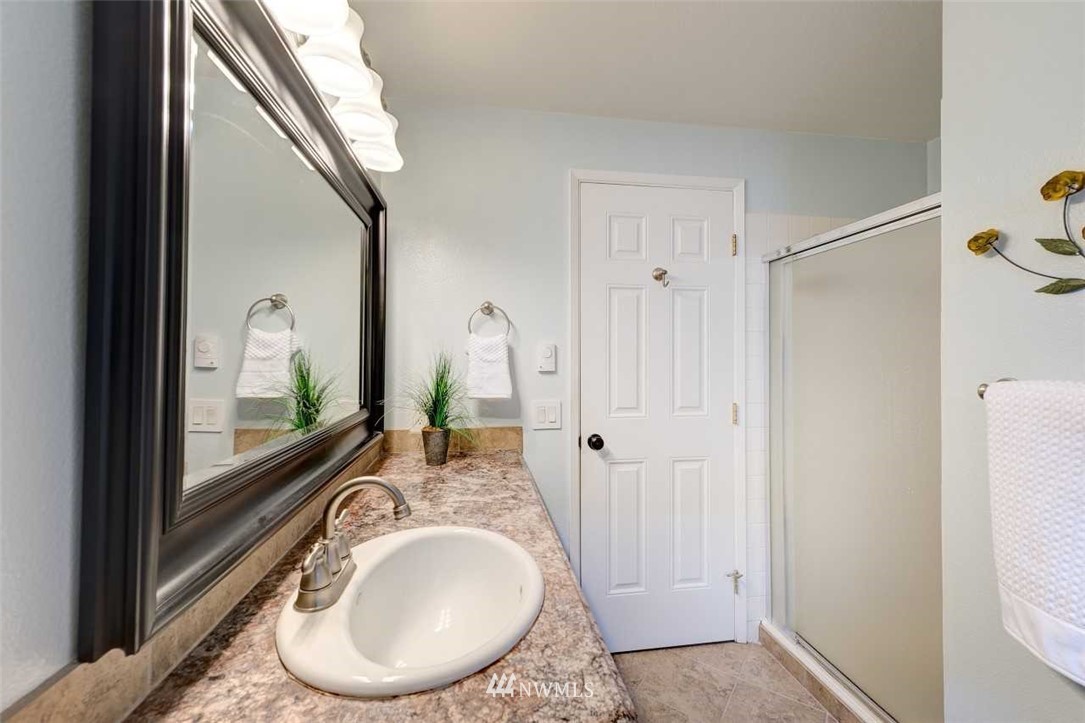 115 Union Court Northeast Renton, WA 98059 - Photo 15 of 25