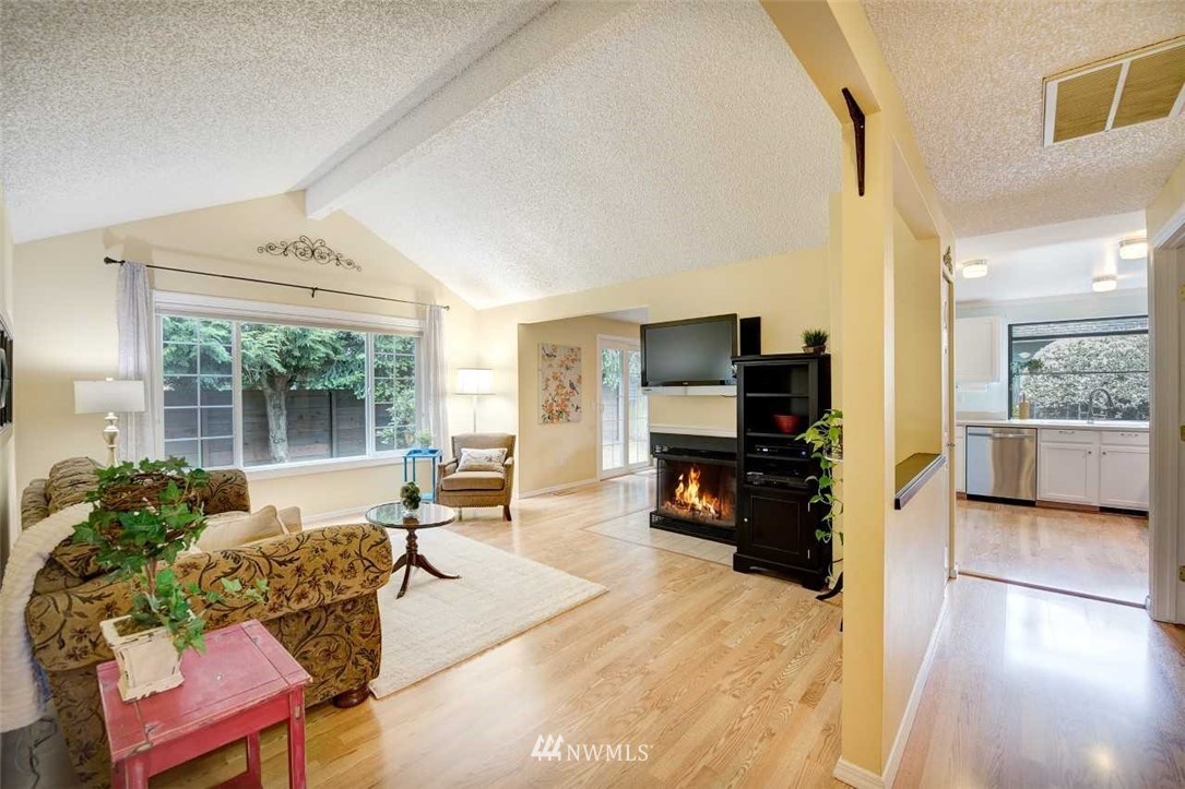 115 Union Court Northeast Renton, WA 98059 - Photo 6 of 25