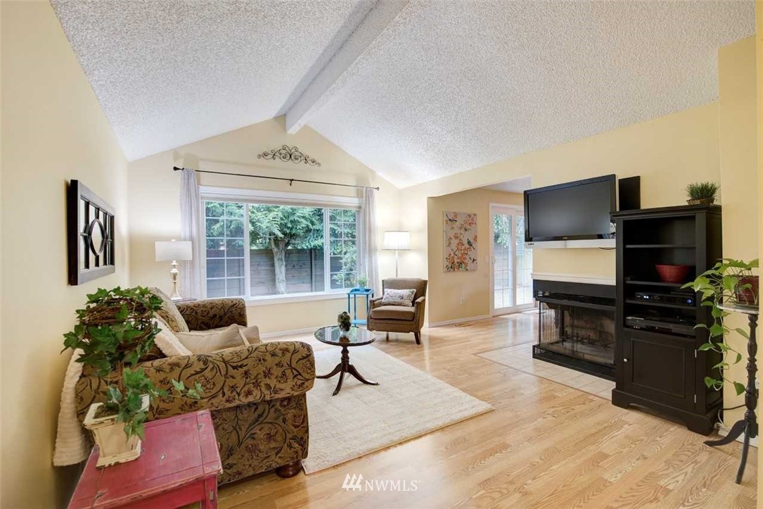 115 Union Court Northeast Renton, WA 98059 - Photo 7 of 25