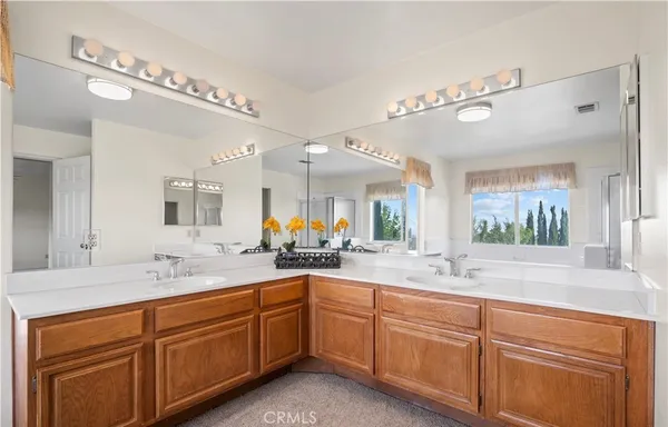 $3,350 | 5637 Redwood Avenue, Palmdale, CA 93551
