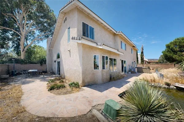 $3,350 | 5637 Redwood Avenue, Palmdale, CA 93551