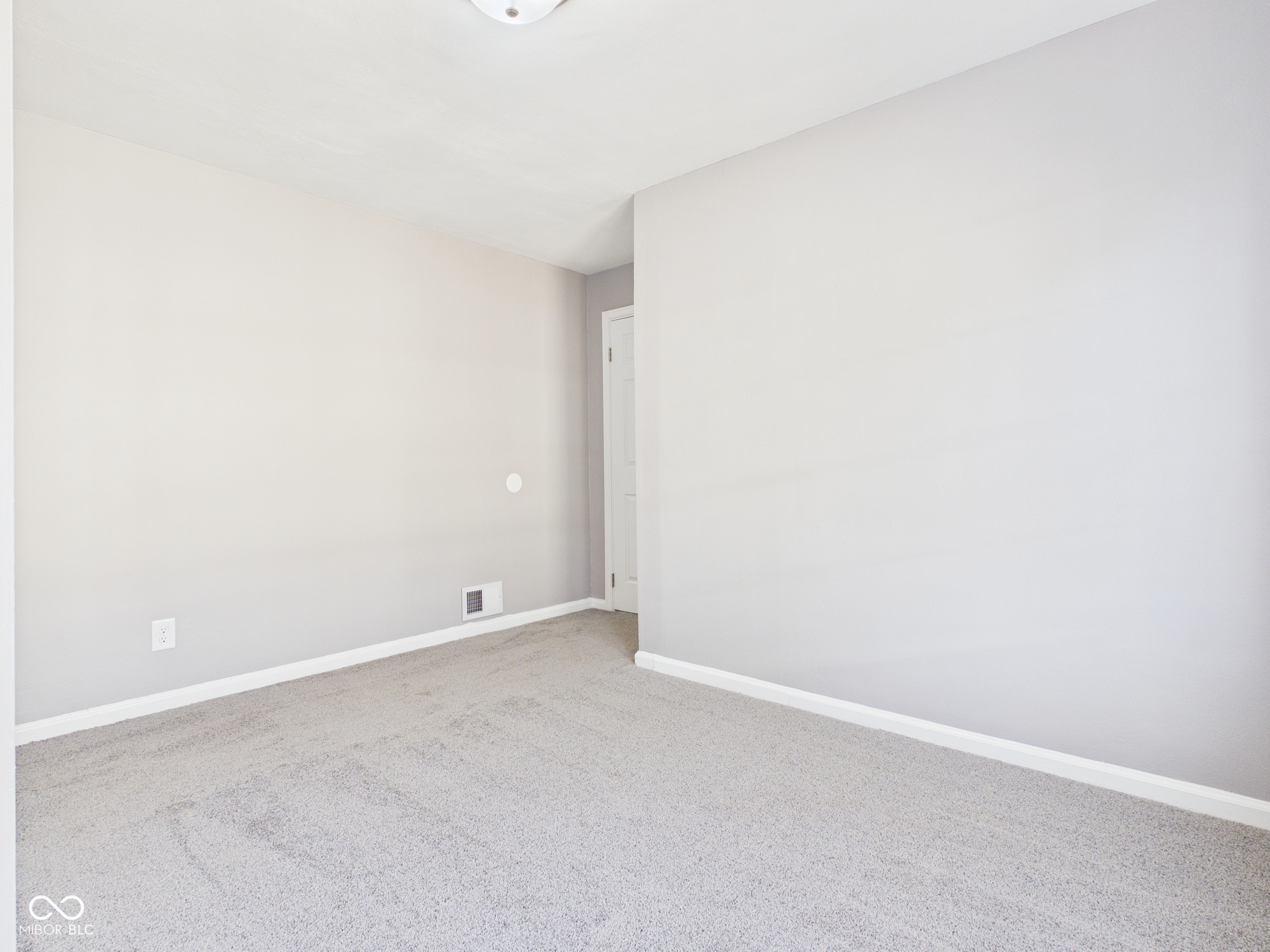 2828 Lincoln Street Anderson, IN 46016 - Photo 11 of 22