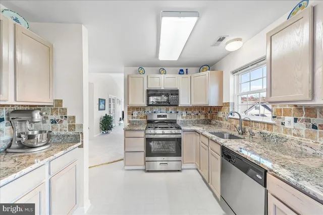 $439,000 | 114 Stewarts Court, Unit 407, Phoenixville, PA 19460