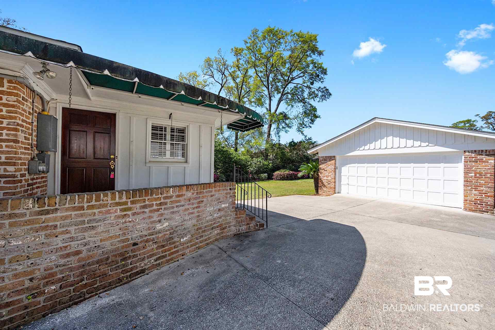 155 Oakway Drive Mobile, AL 36608 - Photo 25 of 31 Tons of Parking