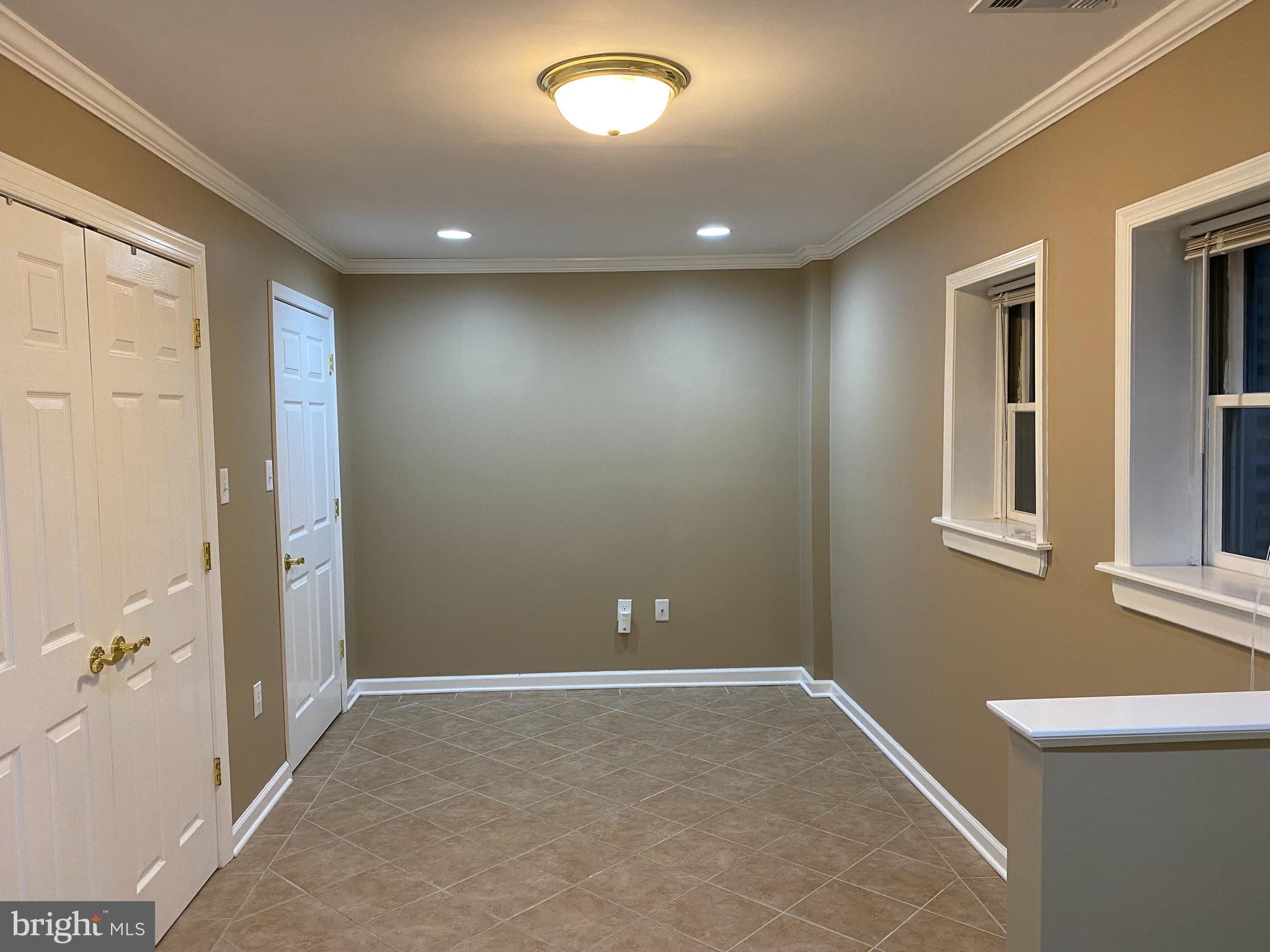 4 Victoria Square Frederick, MD 21702 - Photo 32 of 38 a view of room and window