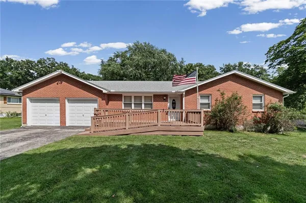 $240,000 | 201 Highland Drive, Smithville, MO 64089