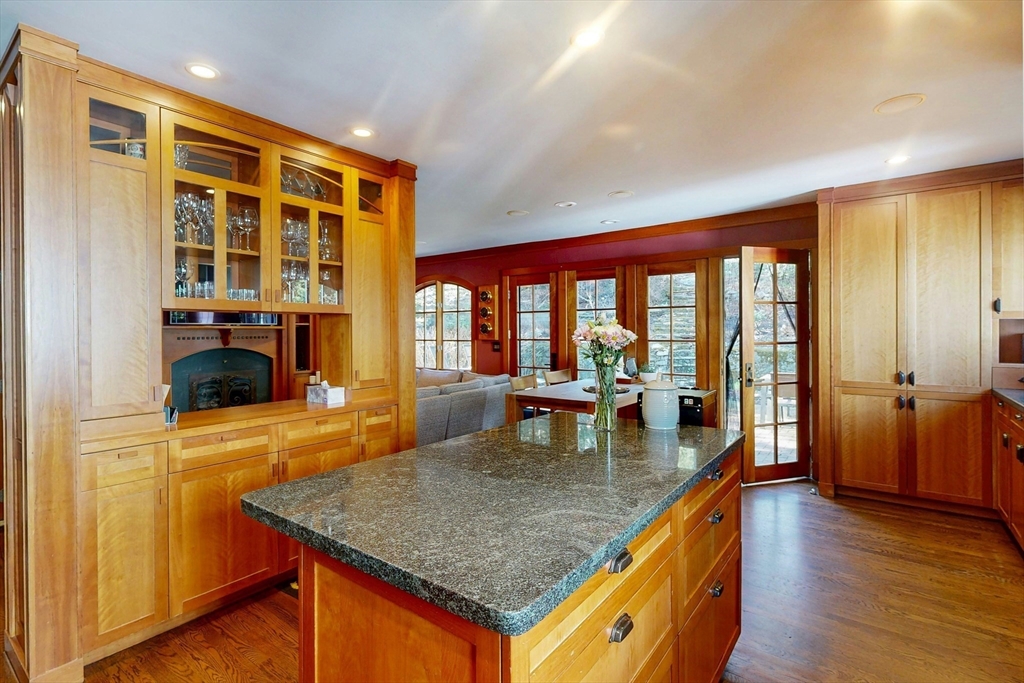 32 Alberta Road Chestnut Hill, MA 02467 - Photo 6 of 36