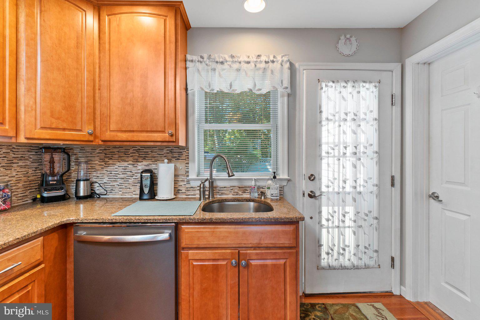 202 Stonewall Road Catonsville, MD 21228 - Photo 17 of 65 *NOTE DOORS to deck & 1st level fam Rm
