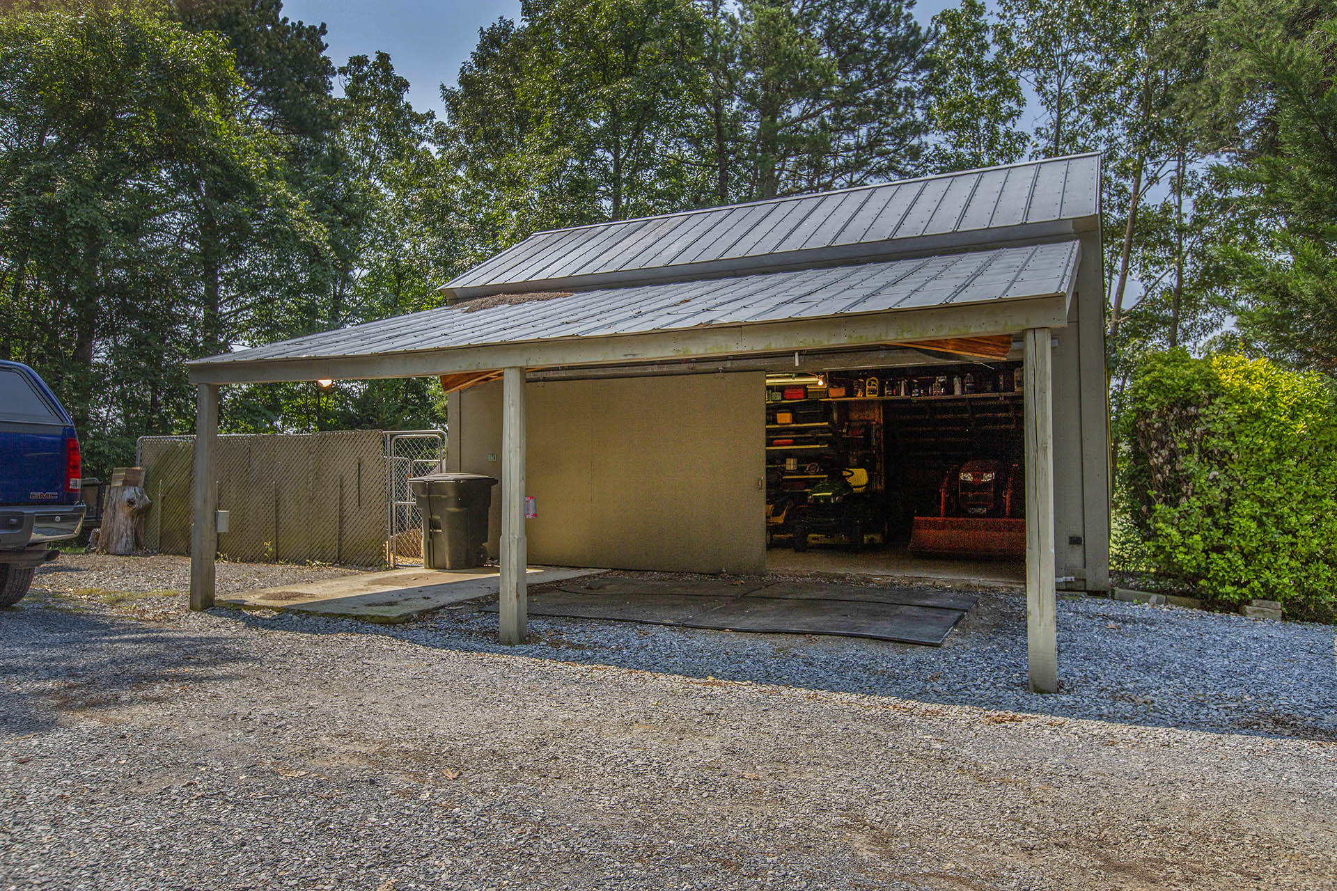 3245 Oak Ridge Road Fincastle, VA 24090 - Photo 43 of 61 16x24 detached carport