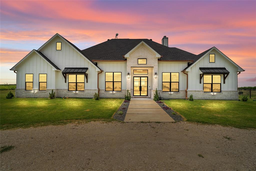 850 North Cooke Road Ennis, TX 75119 - Photo 1 of 40