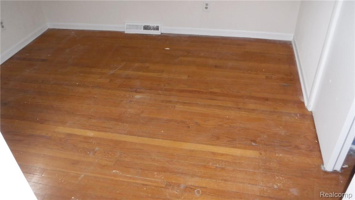 363 West Tienken Road Rochester, MI 48306 - Photo 20 of 29 DSCF0273.JPG
