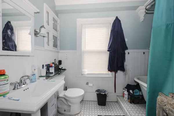 $549,000 | 414 Walnut Street, Manchester, NH 03104