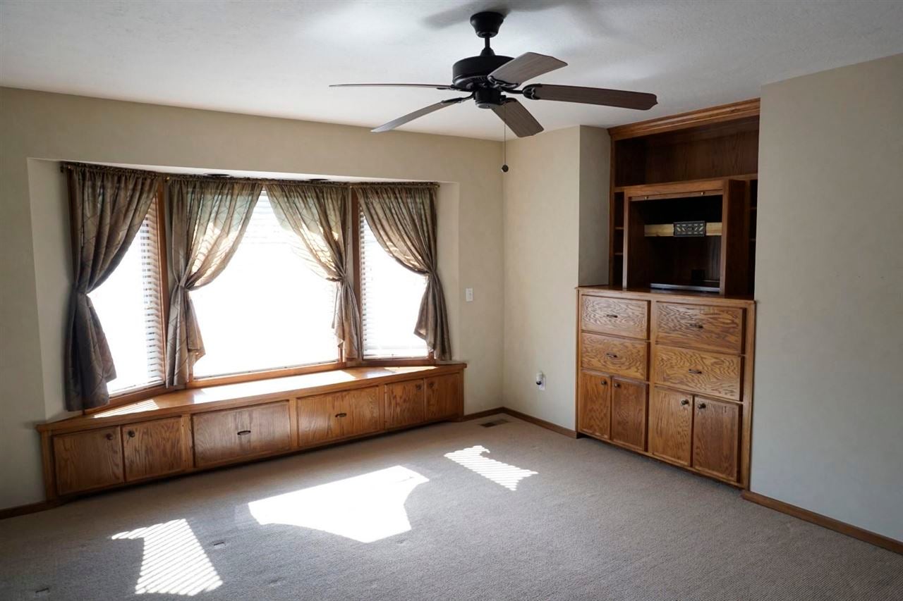 901 Locust Street Perry, OK 73077 - Photo 8 of 45 Gallery Image 8