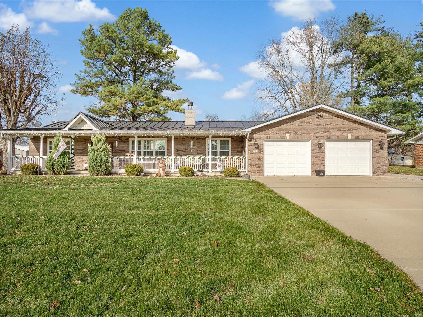 911 Country Club Road Sparta, IL 62286 - Photo 1 of 26