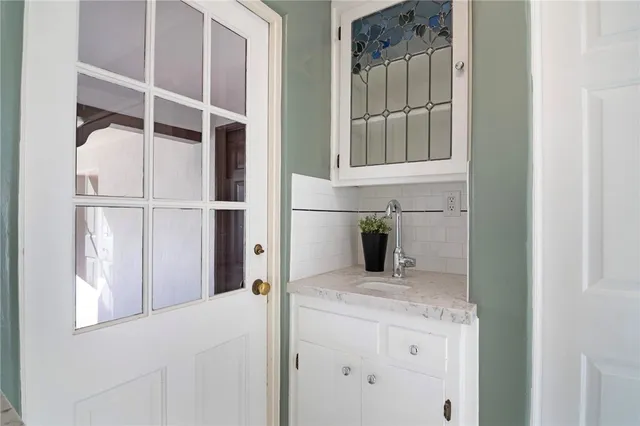 $1,595,000 | 1324 Morningside Drive, Burbank, CA 91506