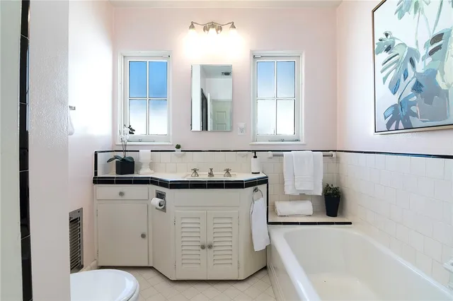 $1,595,000 | 1324 Morningside Drive, Burbank, CA 91506