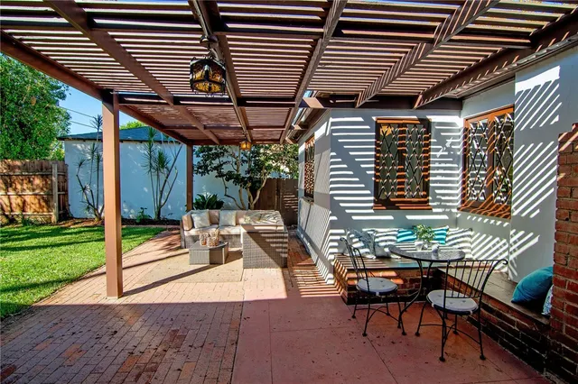 $1,595,000 | 1324 Morningside Drive, Burbank, CA 91506