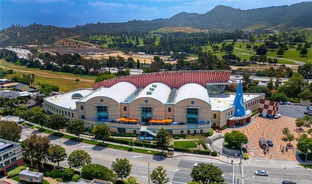 $1,595,000 | 1324 Morningside Drive, Burbank, CA 91506