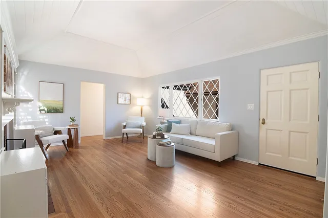 $1,595,000 | 1324 Morningside Drive, Burbank, CA 91506