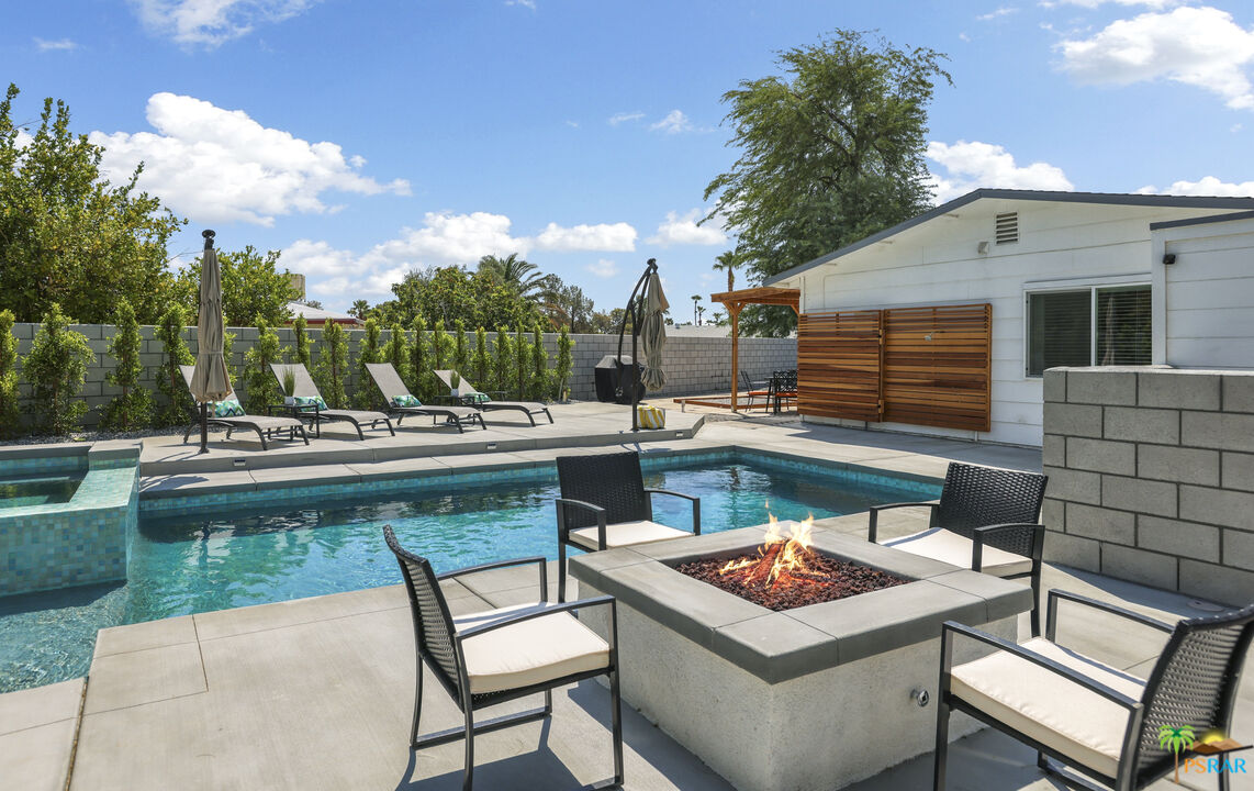 2312 North Blando Road Palm Springs, CA 92262 - Photo 23 of 27 a view of a chairs and table in the terrace